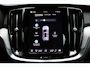 Volvo V60 T8 Plug-in hybrid AWD Plus Dark | Panoramadak | Trekhaak | Verwarmbare voorstoelen, achterbank en stuurwiel | Head-up display | 360 graden camera | Premium audio by Harman Kardon | Apple carplay/Android auto