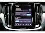Volvo V60 T8 Plug-in hybrid AWD Plus Dark | Panoramadak | Trekhaak | Verwarmbare voorstoelen, achterbank en stuurwiel | Head-up display | 360 graden camera | Premium audio by Harman Kardon | Apple carplay/Android auto
