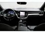 Volvo V60 T8 Plug-in hybrid AWD Plus Dark | Panoramadak | Trekhaak | Verwarmbare voorstoelen, achterbank en stuurwiel | Head-up display | 360 graden camera | Premium audio by Harman Kardon | Apple carplay/Android auto