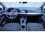 Volkswagen Golf 1.5 TSI Life | Achteruitrijcamera | Parkeersensoren | Lichtmetalen Velgen | Privacy Glas | LED Koplampen | Climate Control | Cruise Control Adaptief | Apple Carplay | Android Auto