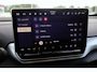 Volkswagen ID.4 Pro Limited Edition Plus 77 kWh 286PK / 210kW, Assistance Pakket 'IQ.DRIVE' (Elektrische achterklep (Easy Open & Close), rondomzichtcamera (Area View), parkeerassistent met geheugenfunctie (Park Assist Pro), adaptieve cruise control (ACC) met Travel Assist, Keyless Access, draadloze telefoonlader), Comfort Pakket plus (3-zone climatronic, verwarmbare voorruit, verwarmbare voorstoelen, verwarmbaar multifunctioneel lederen stuurwiel), panoramadak, LED Matrix (IQ.Lights), 19" 'Bergen' LMV, dynamisch grootlichtassistent (Dynamic Light Assist), Apple Carplay & Android Auto etc.