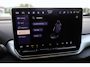 Volkswagen ID.4 Pro Limited Edition Plus 77 kWh 286PK / 210kW, Assistance Pakket 'IQ.DRIVE' (Elektrische achterklep (Easy Open & Close), rondomzichtcamera (Area View), parkeerassistent met geheugenfunctie (Park Assist Pro), adaptieve cruise control (ACC) met Travel Assist, Keyless Access, draadloze telefoonlader), Comfort Pakket plus (3-zone climatronic, verwarmbare voorruit, verwarmbare voorstoelen, verwarmbaar multifunctioneel lederen stuurwiel), panoramadak, LED Matrix (IQ.Lights), 19" 'Bergen' LMV, dynamisch grootlichtassistent (Dynamic Light Assist), Apple Carplay & Android Auto etc.