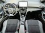 Toyota Yaris Cross 1.5 Hybrid 130 GR SPORT / Dealer onderhouden / tot 10 Jaar Toyota Garantie / Adaptieve CC / Navigatie / Stuur-, stoel- & voorruitverwarming / Dode hoek detectie / Climate Control / Apple Carplay Android / 18" LM wielen /
