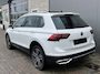 Volkswagen Tiguan 1.4 TSI eHybrid Elegance / AUTOMAAT/ 245 PK/ PANO/ TREKHAAK/ PARK.SENSOR.V+A/ CAMERA/ ACC/ DCC/ STUUR+STOELVERWARM./ MASSAGE/ APP-CONNECT/ DODEHOEK/ ELEK.ACHTERKLEP/ KEYLESS/ NAVI/ DAB/ CLIMA/ LED