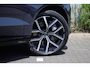 Volvo EX90 Twin Motor Ultra Executive Edition 7p. 106 kWh | Google | Bowers & Wilkins Audio | Luchtvering | Getint Glas | 360 Camera | Elektrochromatisch Panoramadak | Stoelverwarming Voor + Achter | Warmtepomp | Dodehoekdetectie | Elek. Stoelen | Elek. Achterklep | 22" LM