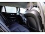 Volvo V60 B3 aut. Essential Edition | Achteruitrijcamera | Parkeersensoren |  Cruise Control | Navigatie | Apple Carplay | Android Auto