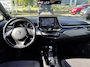 Toyota C-HR / C-HR+ 1.8 Hybrid Bi-Tone Plus RIJKLAAR | Navigatie | Camera | Blind Spot | Stoelverwarming | All-Seasonbanden