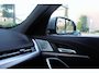 BMW IX2 eDrive20 67 kWh M Sport Pro Edition Shadowline/360 Camera/SOH98%/Keyless/Harman Kardon/Head-up/Memory/Sfeerverlichting/Panoramadak/Leder/19Inch
