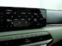 Kia EV4 Fastback GT-PlusLine 81.4 kWh - Stoelverwarming/ventilatie - Glazen Schuif-/kanteldak - Elektrisch verstelbare voorstoelen - Dodehoekcamera - Head-up display - Fabrieksgarantie tot 09-2032