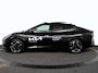 Kia EV4 Fastback GT-PlusLine 81.4 kWh - Stoelverwarming/ventilatie - Glazen Schuif-/kanteldak - Elektrisch verstelbare voorstoelen - Dodehoekcamera - Head-up display - Fabrieksgarantie tot 09-2032