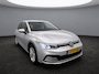 Volkswagen Golf 1.0 TSI Life / Navigatie / App connect / Parkeersensoren V+A  / Climate controle /