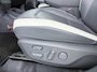 Kia EV3 GT-PlusLine 81.4 kWh - Draadloze Apple CarPlay / Android Auto - Stoel en stuurwiel verwarming - Panoramadak - Harman Kardon Audio - Dodehoek assistent - Fabrieksgarantie tot 05-2032