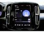 Volvo XC40 B4 Plus Black Edition | Panoramadak | Trekhaak | Verwarmbare voorstoelen, achterbank en stuurwiel | 360 graden camera | Premium audio by Harman Kardon | Apple carplay/Android auto