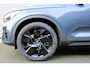 Volvo XC40 B4 Plus Black Edition | Panoramadak | Trekhaak | Verwarmbare voorstoelen, achterbank en stuurwiel | 360 graden camera | Premium audio by Harman Kardon | Apple carplay/Android auto
