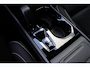 Volvo XC40 B4 Plus Black Edition | Panoramadak | Trekhaak | Verwarmbare voorstoelen, achterbank en stuurwiel | 360 graden camera | Premium audio by Harman Kardon | Apple carplay/Android auto