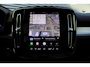 Volvo XC40 B4 Plus Black Edition | Panoramadak | Trekhaak | Verwarmbare voorstoelen, achterbank en stuurwiel | 360 graden camera | Premium audio by Harman Kardon | Apple carplay/Android auto