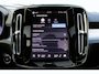 Volvo XC40 B4 Plus Black Edition | Panoramadak | Trekhaak | Verwarmbare voorstoelen, achterbank en stuurwiel | 360 graden camera | Premium audio by Harman Kardon | Apple carplay/Android auto
