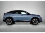 Peugeot E-3008 SUV Allure Avantage 73 kWh 210pk | Accu 95% | 526km WLTP Actieradius | Navigatie | 360° Camera | Stuurverwarming | Adaptieve Cruise Control | Climate Control | Parkeersensoren v+a | Dodehoeksensor | Led koplampen | Keyless | Draadloze Apple Carplay / Android Auto + Telefoonlader | Donker getint glas | Trekhaak | 19" Lichtmetalen velgen |