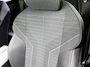 Peugeot E-3008 SUV Allure Avantage 73 kWh 210pk | Accu 95% | 526km WLTP Actieradius | Navigatie | 360° Camera | Stuurverwarming | Adaptieve Cruise Control | Climate Control | Parkeersensoren v+a | Dodehoeksensor | Led koplampen | Keyless | Draadloze Apple Carplay / Android Auto + Telefoonlader | Donker getint glas | Trekhaak | 19" Lichtmetalen velgen |