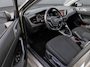 Volkswagen Polo 1.0 TSI Comfortline / Navigatie / App connect / Parkeersensoren V+A /