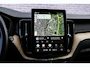 Volvo XC60 2.0 T6 Plug-in Hybrid AWD Ultra Dark | Trekhaak | Luchtvering | 360 Graden Camera | Panoramadak | Head-up Display | Harman Kardon Audio | Keyless Entry | Elektrische Achterklep | Elektrisch Verstelbare Voorstoelen | Stoelverwarming voor en achter | Cruise Control Adaptief | BLIS | Google Navigatie | Apple Carplay | Android Auto