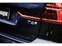 Volvo XC60 2.0 T6 Plug-in Hybrid AWD Ultra Dark | Trekhaak | Luchtvering | 360 Graden Camera | Panoramadak | Head-up Display | Harman Kardon Audio | Keyless Entry | Elektrische Achterklep | Elektrisch Verstelbare Voorstoelen | Stoelverwarming voor en achter | Cruise Control Adaptief | BLIS | Google Navigatie | Apple Carplay | Android Auto