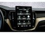 Volvo XC60 2.0 T6 Plug-in Hybrid AWD Ultra Dark | Trekhaak | Luchtvering | 360 Graden Camera | Panoramadak | Head-up Display | Harman Kardon Audio | Keyless Entry | Elektrische Achterklep | Elektrisch Verstelbare Voorstoelen | Stoelverwarming voor en achter | Cruise Control Adaptief | BLIS | Google Navigatie | Apple Carplay | Android Auto