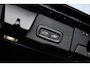 Volvo XC60 2.0 T6 Plug-in Hybrid AWD Ultra Dark | Trekhaak | Luchtvering | 360 Graden Camera | Panoramadak | Head-up Display | Harman Kardon Audio | Keyless Entry | Elektrische Achterklep | Elektrisch Verstelbare Voorstoelen | Stoelverwarming voor en achter | Cruise Control Adaptief | BLIS | Google Navigatie | Apple Carplay | Android Auto
