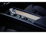 Volvo XC60 2.0 T6 Plug-in Hybrid AWD Ultra Dark | Trekhaak | Luchtvering | 360 Graden Camera | Panoramadak | Head-up Display | Harman Kardon Audio | Keyless Entry | Elektrische Achterklep | Elektrisch Verstelbare Voorstoelen | Stoelverwarming voor en achter | Cruise Control Adaptief | BLIS | Google Navigatie | Apple Carplay | Android Auto