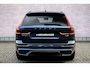 Volvo XC60 2.0 T6 Plug-in Hybrid AWD Ultra Dark | Trekhaak | Luchtvering | 360 Graden Camera | Panoramadak | Head-up Display | Harman Kardon Audio | Keyless Entry | Elektrische Achterklep | Elektrisch Verstelbare Voorstoelen | Stoelverwarming voor en achter | Cruise Control Adaptief | BLIS | Google Navigatie | Apple Carplay | Android Auto