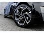Lynk & Co 02 More 66 kWh | Klimaat warmtepomp | 445 km elektrisch bereik | Adaptive Cruise Control | Panoramadak | Harman Kardon Premium Audio Systeem | 360 graden camera | Dodehoekdetectie | Stoel/Stuurverwarming | Apple CarPlay/Android Auto | 20"LM-velgen | Elektrisch bedienbare voorstoelen met geheugenfunctie | Elektrisch bedienbare achterklep |