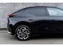 Lynk & Co 02 More 66 kWh | Klimaat warmtepomp | 445 km elektrisch bereik | Adaptive Cruise Control | Panoramadak | Harman Kardon Premium Audio Systeem | 360 graden camera | Dodehoekdetectie | Stoel/Stuurverwarming | Apple CarPlay/Android Auto | 20"LM-velgen | Elektrisch bedienbare voorstoelen met geheugenfunctie | Elektrisch bedienbare achterklep |