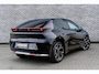 Lynk & Co 02 More 66 kWh | Klimaat warmtepomp | 445 km elektrisch bereik | Adaptive Cruise Control | Panoramadak | Harman Kardon Premium Audio Systeem | 360 graden camera | Dodehoekdetectie | Stoel/Stuurverwarming | Apple CarPlay/Android Auto | 20"LM-velgen | Elektrisch bedienbare voorstoelen met geheugenfunctie | Elektrisch bedienbare achterklep |