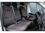 Opel Movano 2.2 D | 3-Zits | Bakwagen met Laadklep en zijdeur | LED | Carplay | Cruise | Climatronic
