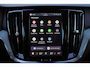 Volvo V60 T6 Recharge AWD Plus Dark - IntelliSafe Assist & Surround - 360º Camera - Harman Kardon audio - Adaptieve LED koplampen - Verwarmde voorstoelen, stuur & achterbank - Parkeersensoren voor & achter - Elektr. bedienb. voorstoelen met geheugen - Extra getint glas - 19' LMV