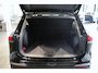Volkswagen Tiguan 1.5 eHybrid Life carplay pano camera led trekhaak !!