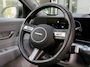 Hyundai Kona Electric Premium Sky 65.4 kWh | SOH 98% | Schuif-Kanteldak | Wit Lederen Bekleding | Stoelventilatie | Stoel & Stuurverwarming | 360 Camera | Parkeersensoren Voor & Achter