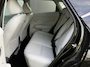 Hyundai Kona Electric Premium Sky 65.4 kWh | SOH 98% | Schuif-Kanteldak | Wit Lederen Bekleding | Stoelventilatie | Stoel & Stuurverwarming | 360 Camera | Parkeersensoren Voor & Achter