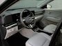 Hyundai Kona Electric Premium Sky 65.4 kWh | SOH 98% | Schuif-Kanteldak | Wit Lederen Bekleding | Stoelventilatie | Stoel & Stuurverwarming | 360 Camera | Parkeersensoren Voor & Achter