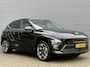 Hyundai Kona Electric Premium Sky 65.4 kWh | SOH 98% | Schuif-Kanteldak | Wit Lederen Bekleding | Stoelventilatie | Stoel & Stuurverwarming | 360 Camera | Parkeersensoren Voor & Achter