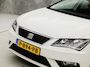 SEAT Leon ST 1.0 TSI Sport (PANORAMADAK, APPLE CARPLAY, CLIMATE, STOELVERWARMING, CAMERA, SPORTSTOELEN, TREKHAAK, GETINT GLAS, CRUISE, NIEUWSTAAT)