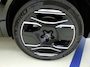 Peugeot e-5008 GT Exclusive 73 kWh 7p | Fase 3 laden | SOH 99% | Lederen bekleding | Massage | Trekhaak | 20 Inch | NL auto |