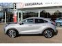 Ford Puma 1.0-125pk EcoBoost Mild-Hybrid Titanium. Z.g.a.n., slechts 3.700km ! Fabrieksgarantie t/m 15-04-2029 ! Autm. airco, navigatie, bluetooth telefoonvoor., winterpakket, rij assistent pakket, metallic lak, etc.