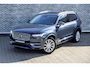 Volvo XC90 T8 Recharge AWD Inscription | Plug-in Hybrid (PHEV) | Trekhaak | Panoramadak | Cruise Control Adaptief | BLIS | Elektrisch Verstelbare Voorstoelen | Navigatie | Apple Carplay | Android Auto | Lederen Bekleding | Stoelverwarming | Keyless Entry | Elektrische Achterklep | 91% SOH