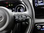 Toyota Yaris 1.5 Hybrid Business Plus | Blauw Gewrapt | Head-Up Display | Dodehoek detectie | Parkeersensoren voor+achter | Navigatie | Climate Control | Draadloze telefoonlader | Achteruitrijcamera |