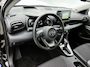 Toyota Yaris 1.5 Hybrid Business Plus | Blauw Gewrapt | Head-Up Display | Dodehoek detectie | Parkeersensoren voor+achter | Navigatie | Climate Control | Draadloze telefoonlader | Achteruitrijcamera |