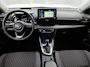 Toyota Yaris 1.5 Hybrid Business Plus | Blauw Gewrapt | Head-Up Display | Dodehoek detectie | Parkeersensoren voor+achter | Navigatie | Climate Control | Draadloze telefoonlader | Achteruitrijcamera |