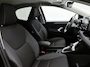 Toyota Yaris 1.5 Hybrid Business Plus | Blauw Gewrapt | Head-Up Display | Dodehoek detectie | Parkeersensoren voor+achter | Navigatie | Climate Control | Draadloze telefoonlader | Achteruitrijcamera |