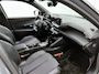 Peugeot 2008 SUV GT Hybrid 145pk Automaat | Navigatie via draadloze Apple Carplay / Android Auto | Achteruitrijcamera | Climate Control | Cruise Control | Full Led koplampen | Parkeersensoren v+a | Keyless | Armsteun | Digitaal instrumentenpaneel | Sfeerverlichting | DAB+ radio | Afwijkende dakkleur | Donker getint glas | 17" lichtmetalen velgen |