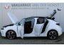 Opel Corsa 1.2-100pk Turbo Sport. In nieuwstaat verkerende luxe Opel Corsa ! Autm. airco, cruise cntrl, lane assist, panoramadak, verwarmde stoelen, LM wielen, camera, parkeersensoren v+a, navigatie by Apple Carplay/Android auto, full LED verl. etc.